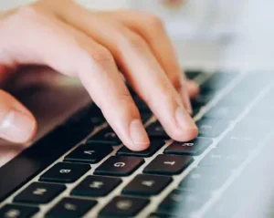 naprawa klawiatury w laptopie